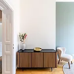 Premium 2br Close To Center Apartment