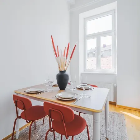 Premium 2br Close To Center *