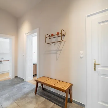 Premium - Walking Distance To Center Apartment *