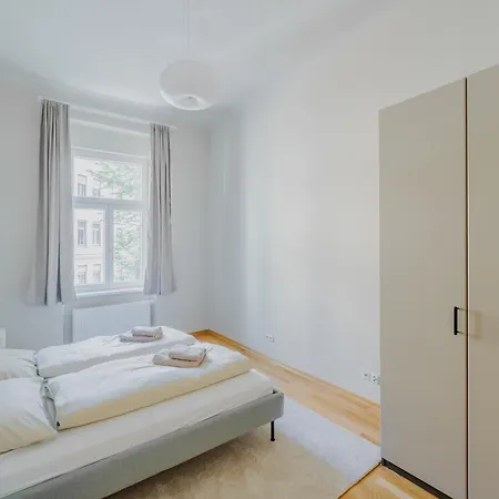 Premium 2br Close To Center 아파트 *