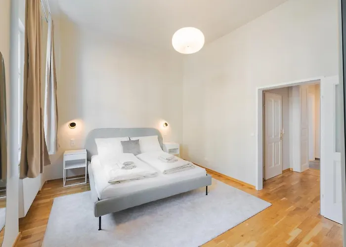 Premium - Walking Distance To Center Апартаменти *