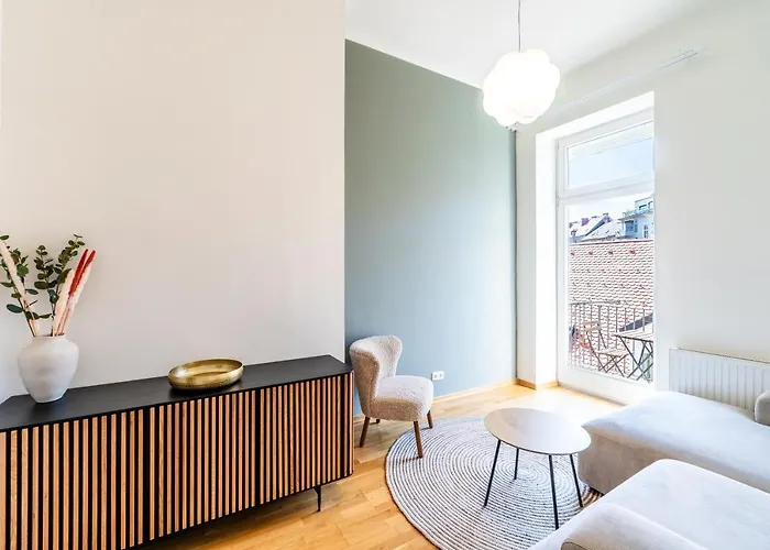 Premium - Walking Distance To Center Апартаменти