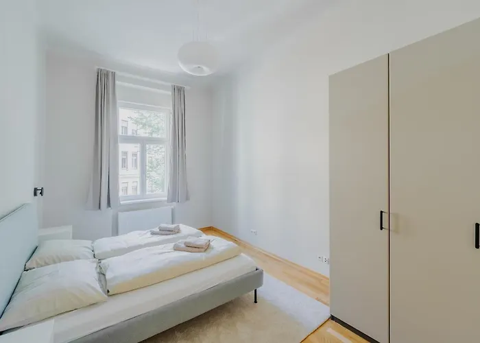 Апартаменти Premium - Walking Distance To Center *