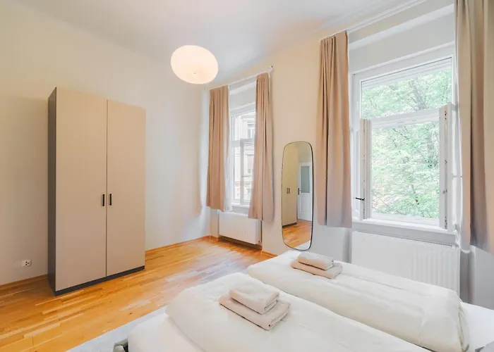 Premium - Walking Distance To Center Апартаменти